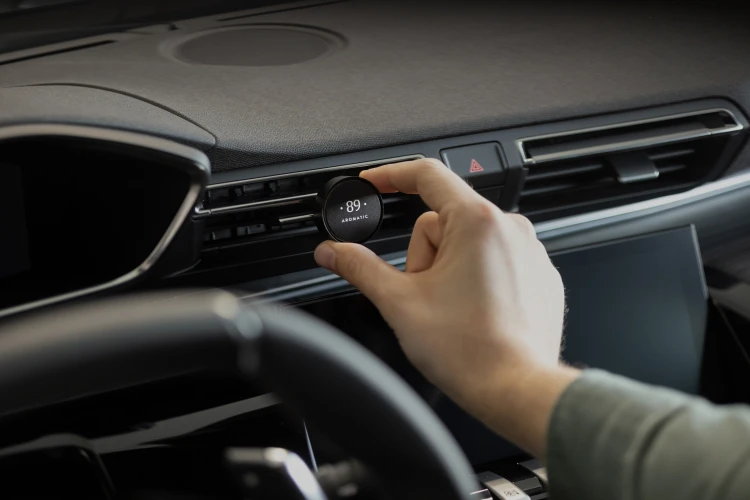 car-air-freshener-vent-clip-aromatic89 (12).jpg